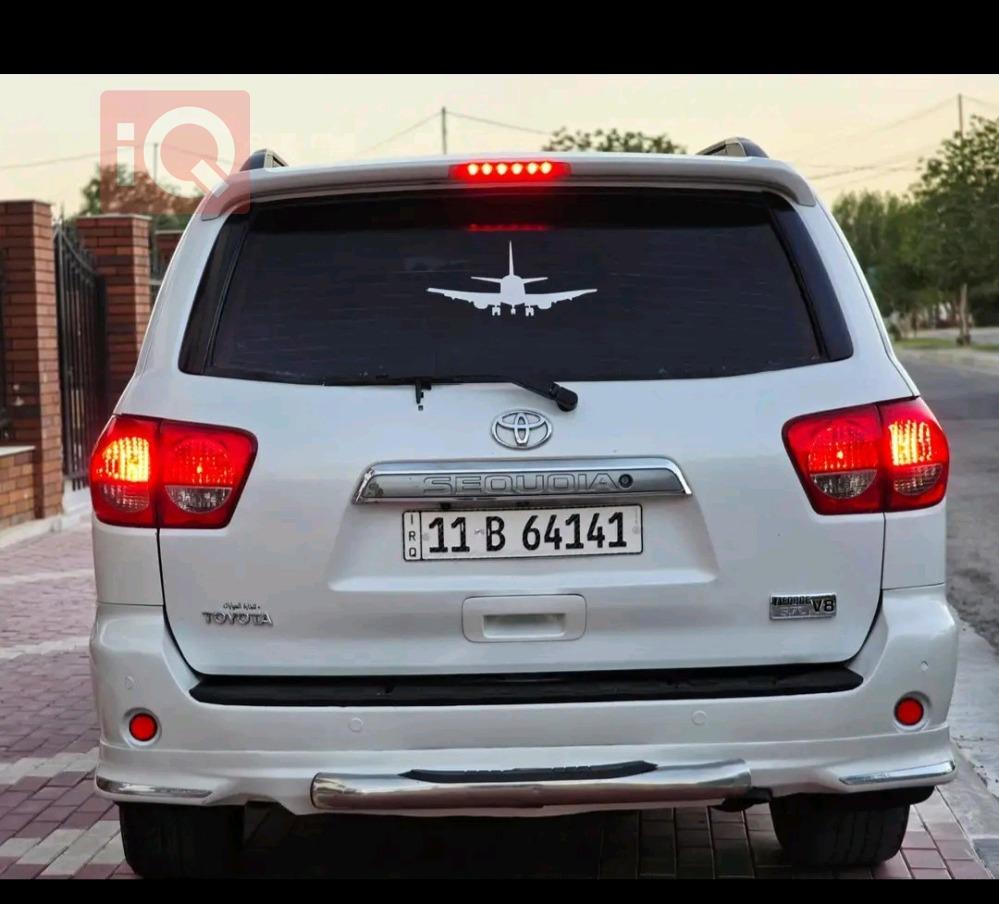 Toyota Sequoia